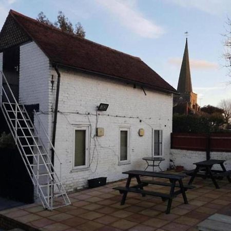 Swan Inn, Heathrow Airport Stanwell Eksteriør billede