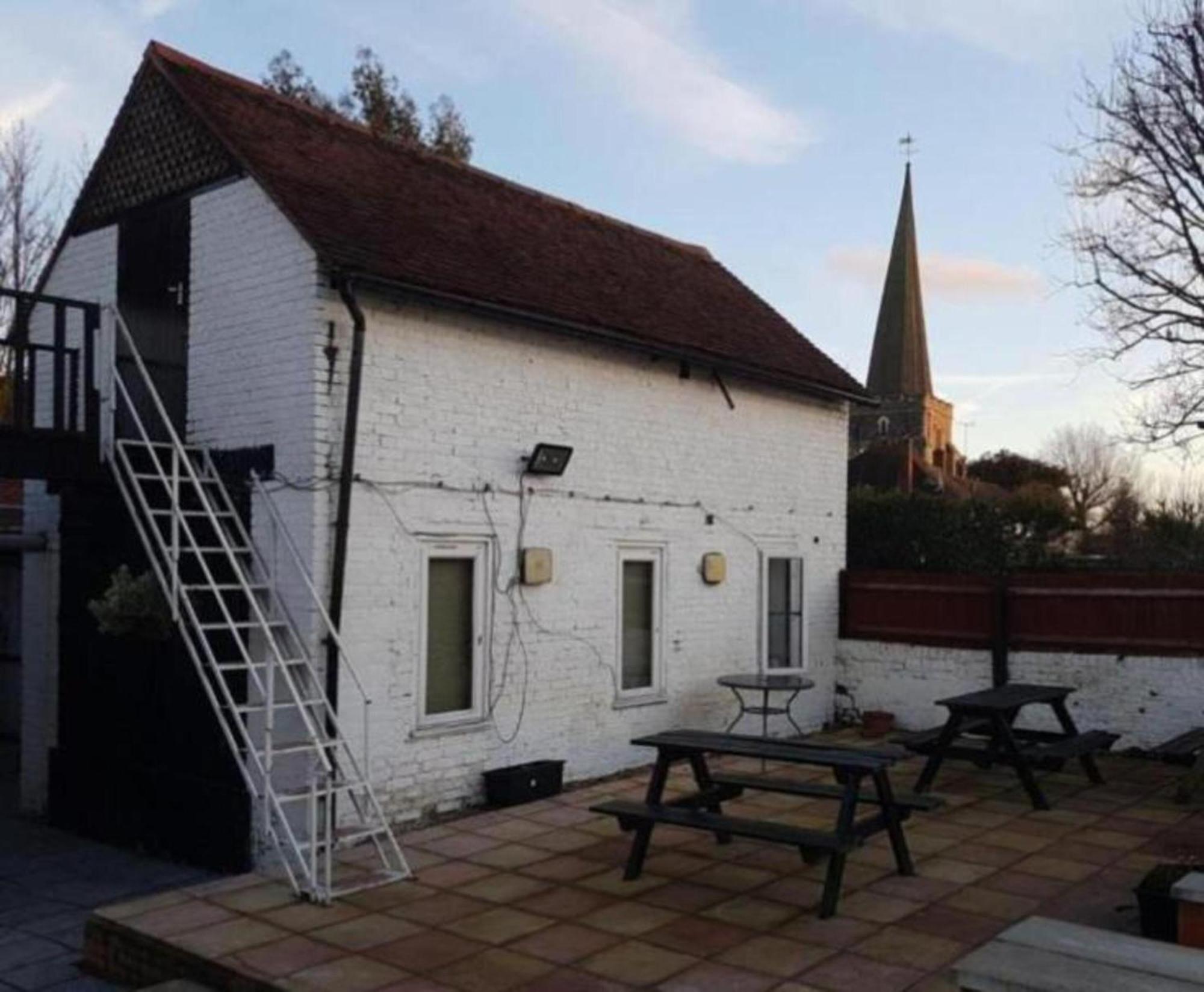 Swan Inn, Heathrow Airport Stanwell Eksteriør billede